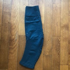 Lululemon cropped leggings (size 8)
